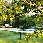 Charmante Maisonnette Avec Jardin Et Piscine
