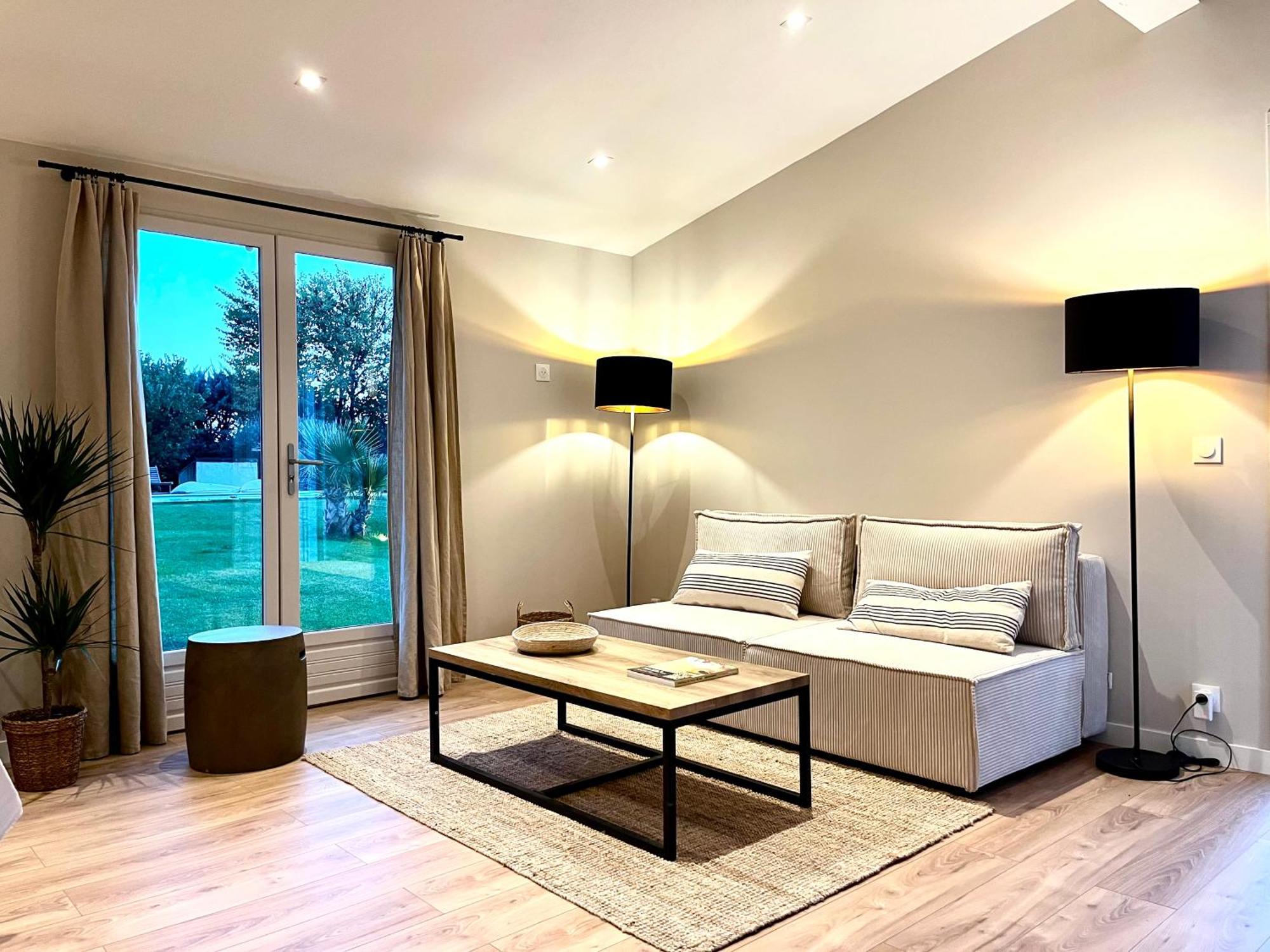 Holiday home Charmante Maisonnette Avec Jardin Et Piscine *