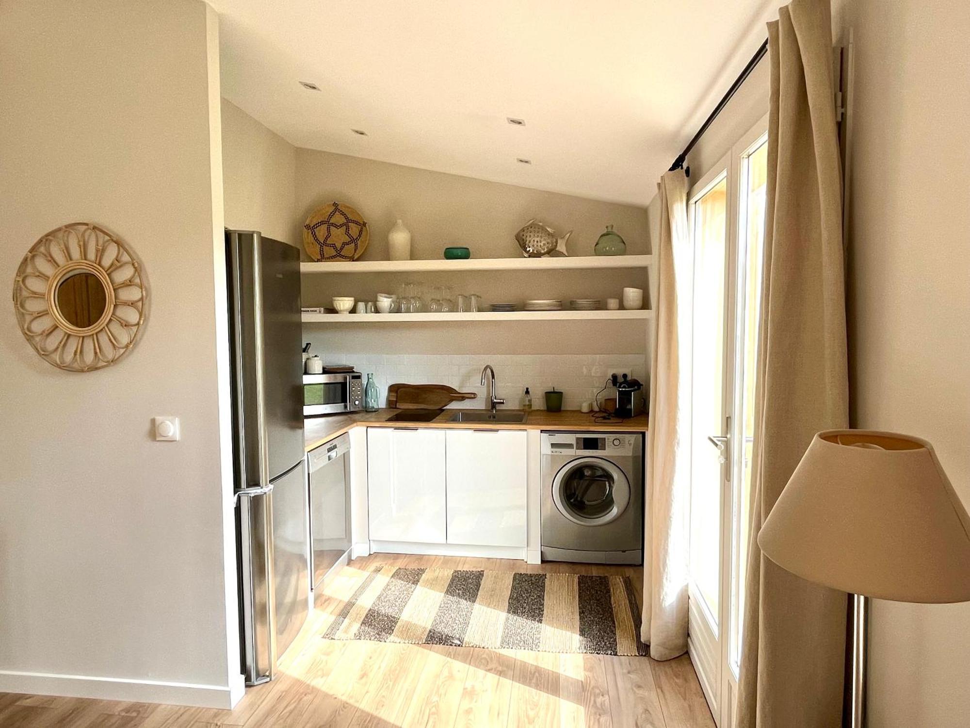 Holiday home Charmante Maisonnette Avec Jardin Et Piscine *
